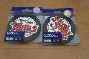 lot 213 image: 2 Minnesota Twins Vinyl Coaster Sets