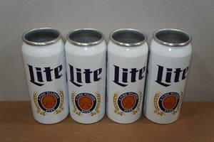 lot 261 image: 4 Miller Lite Vikings Cups