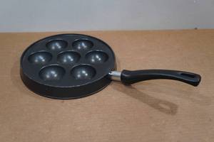 lot 265 image: Nordic Ware Danish Aebkeskiver Non-Stick Pan
