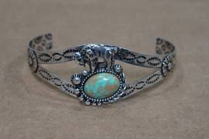 lot 275 image: Turquoise Bracelet