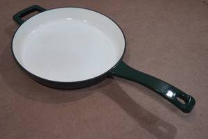 lot 280 image: Parini 10 Non-Stick Enamel Fry Pan