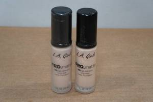 lot 284 image: 2 LA Girl Pro Matte High Definition Long Wear Foundation - Medium Beige & Nude