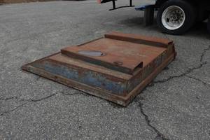lot 8 image: Custom Built Mud Tub with Fork Pockets
