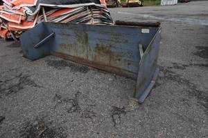 lot 449 image: Box Blade Skid Steer Attachment - 9.5