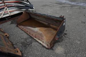 lot 451 image: Virnig 6 Skid Steer Bucket