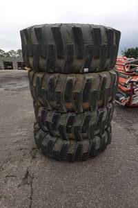 lot 454 image: Used Loader Tires