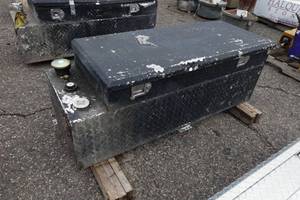lot 462 image: RDS 60 Gallon Refueling Tank and Toolbox Combo