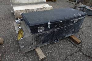 lot 463 image: RDS 60 Gallon Refueling Tank and Toolbox Combo