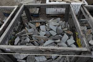 lot 475 image: Natural Stone Pieces for Home Exterior