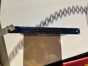 lot 14SB image: NetGear ProSafe 24 port Gigabit Network switch JGS524 (586783) not testedas is
