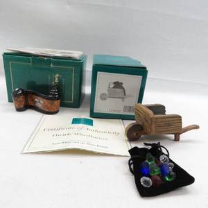 lot 14 image: WDCC Snow White Dwarfs Wheelbarrow and Opening Title