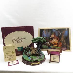 lot 61 image: WDCC Sleeping Beauty Enchanted Places Woodcutters Cottage & Miniature Briar Rose