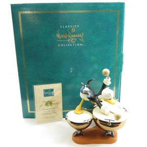 lot 101 image: WDCC Symphony Hour Donalds Drum Beat Donald Duck Figure