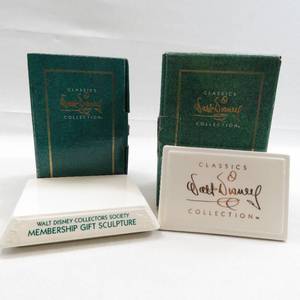 lot 113 image: WDCC Walt Disney Classics Collection Dealer Plaque & Membership Gift Sculpture Holder