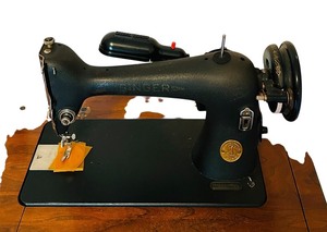 lot 36C image: B2 - Vintage Singer Sewing Machine Model 15-91 with Table and Attachments