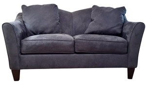 lot 45 image: LL - Bauhaus Navy Blue Suede Loveseat with Cushions