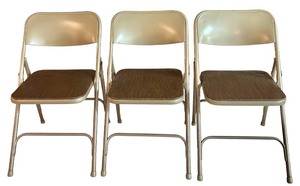 lot 59 image: LL - Set of 3 Samsonite Metal Folding Chairs