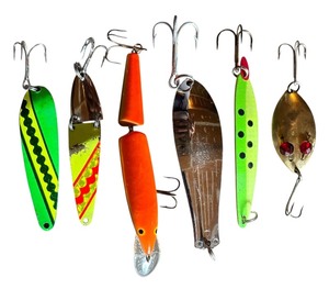 lot 113H image: G - Set of 6 Assorted Fishing Lures with Treble Hooks