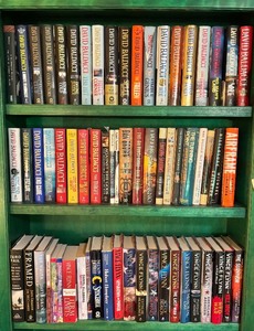 lot 116H image: MBR - Large Collection of David Baldacci and Vince Flynn Hardcover and Paperback Books