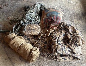 lot 144R image: G - Lot of Burlap Duck Blind Fabric and Camo Netting