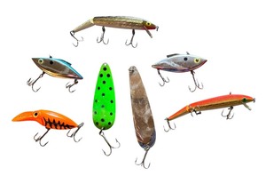 lot 148R image: G - Collection of 7 Assorted Fishing Lures up to 5.5 Inches