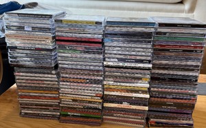 lot 20 image: Large Lot of Assorted Music CDs #3