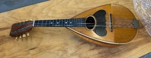 lot 31 image: Vintage  Antique WASHBURN Mandolin (as-is)