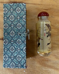 lot 35 image: Vintage Glass Reverse Painted Chinese Snuff Bottle