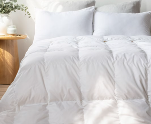 lot 119 image: Size KingCal King All Season 700 Fill Power Luxury White Duck Down Duvet Comforter Insert BOKSER HOME