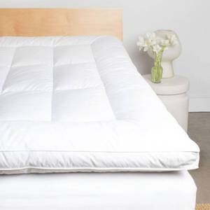 lot 43 image: Twin XL Feather & Down Plush Luxury Mattress Topper BOKSER HOME