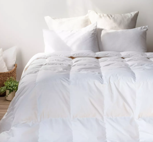 lot 73 image: Size KingCal King - All Season Feather & Down Duvet Comforter Insert  BOKSER Home