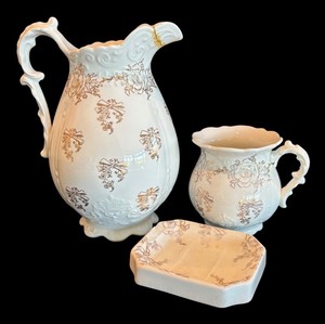 lot 35R image: P - Vintage Homer Laughlin Pitcher, Soap Dish, and Pitcher