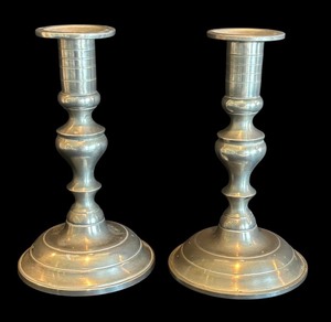 lot 91R image: P - Pair of Vintage Woodbury Pewter Candleholders