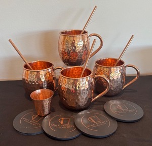 lot 74R image: P - Set of 4 Copper Moscow Mule Mugs with Straws and Coasters
