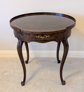 lot 16 image: LL - Baker Vintage Round Wood Side Table with Drawer and Cabriole Legs
