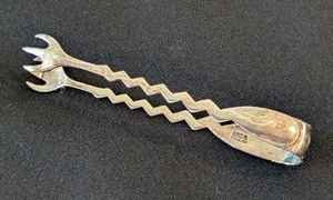 lot 61A image: UL - Sterling Silver 3.5 Inch Claw-Style Tongs with Zigzag Handle