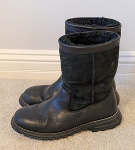 lot 145 image: LL - UGG Black Leather and Suede Boots Size 9