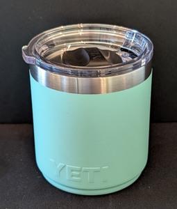 lot 172 image: UL - YETI 10 oz Rambler Tumbler with Lid Seafoam
