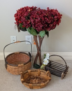 lot 179 image: UL - Decorative Floral Arrangement with Three Assorted Wicker Baskets