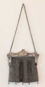 lot 181 image: UL - Antique German Silver Mesh Purse with Floral Frame