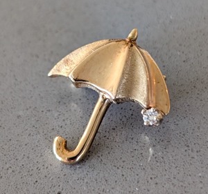 lot 231 image: UL - 14k Gold Umbrella Brooch with Diamond Accent, 2 Grams, Marked M