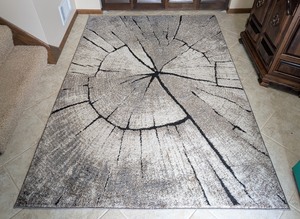 lot 102 image: EW - Rainier Area Rug 4ft 11in x 7ft 2in Oak Tree Design