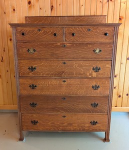 lot 108 image: G2 - Tall Antique Oak Chest of Drawers with Brass Hardware