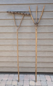 lot 110 image: G2 - Antique Wooden Hay Rake and Three-Tine Pitchfork Set