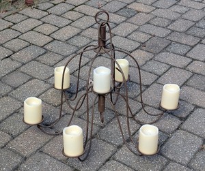 lot 113 image: G2 - Rustic Metal Chandelier with 7 LED Candle Lights