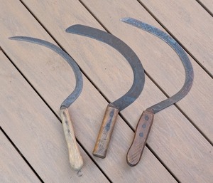 lot 120 image: G2 - Set of 3 Vintage Hand Sickle Tools with Wooden Handles