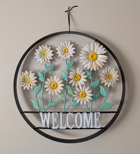 lot 124 image: LR - Metal Daisy Welcome Wall Hanging Decor, 21.5 Inch Diameter