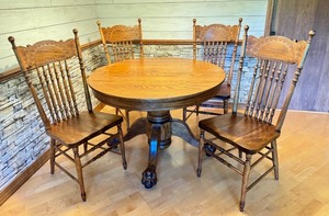 lot 9D image: Vintage Oak Claw Foot Dining Table with 2 Leaves and 4 Matching Chairs
