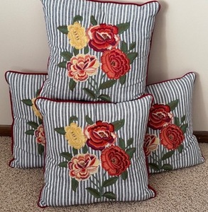 lot 53DD image: Set of 3 Pier 1 15 Floral Embroidered Throw Pillows