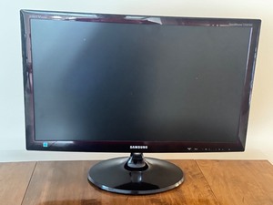 lot 74D image: Samsung SyncMaster T24B350 24-Inch LED Monitor